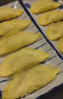 Make Gold egg dumplings step 8