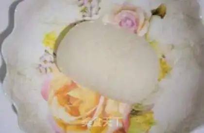 Make Two-colour-year-old buns step 3