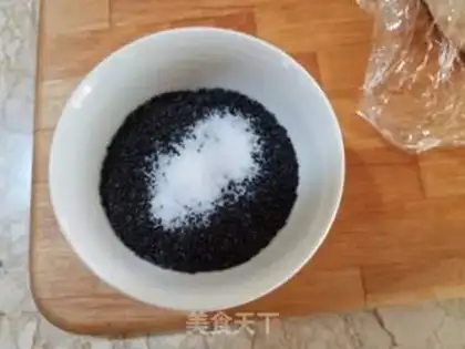 Make Sesame rolls step 1