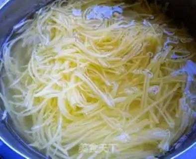 Make Spicy potatoes step 1
