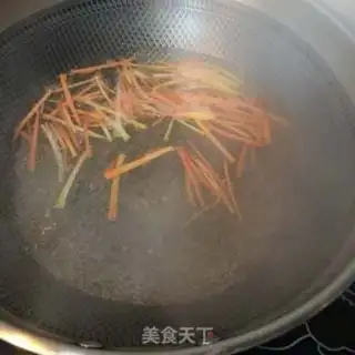 Make Gold-cracking mushroom spinach with sea cucumber step 5