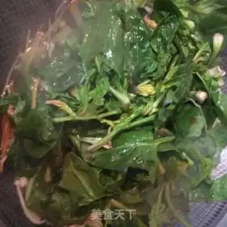 Make Gold-cracking mushroom spinach with sea cucumber step 8