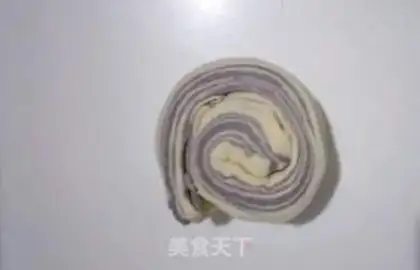 Make Two-colour-year-old buns step 11