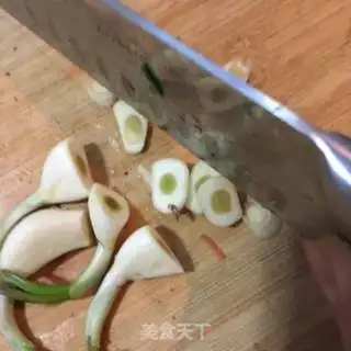 Make Gold-cracking mushroom spinach with sea cucumber step 15