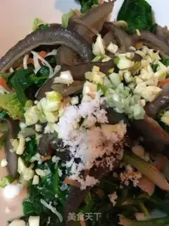 Make Gold-cracking mushroom spinach with sea cucumber step 16