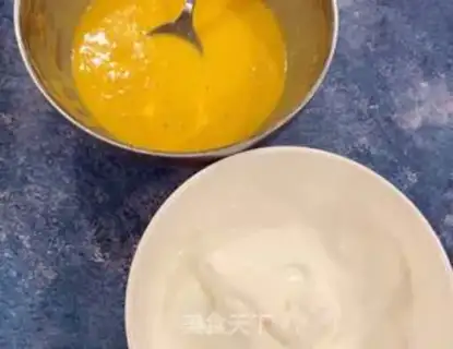 Make A simple birthday cake step 3