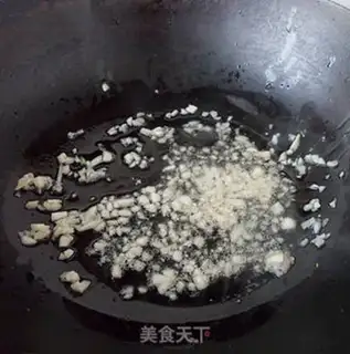 Make A garlic fan step 4