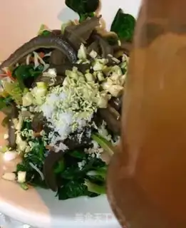 Make Gold-cracking mushroom spinach with sea cucumber step 18