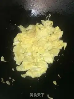Make Scrambled eggs step 2