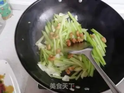 Make Celery makes lilies step 6