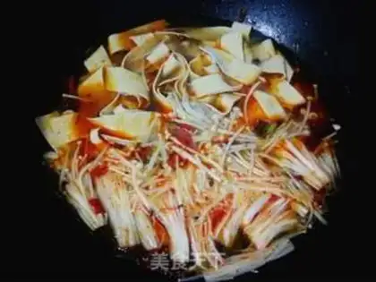 Make Golden pins and mushrooms, thousands of roasted lamb rolls step 7