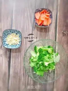 Make Garlic broccoli step 1
