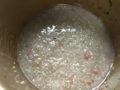 Make Sesame and black rice peanut porridge step 2