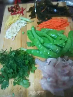 Make The fish are fried Dutch beans step 1