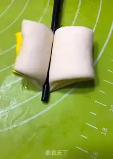 Make Fancy rolls step 8
