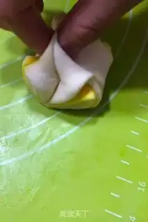 Make Fancy rolls step 9