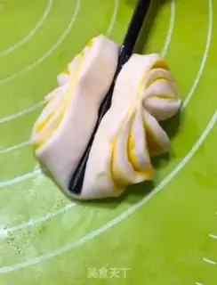 Make Fancy rolls step 10