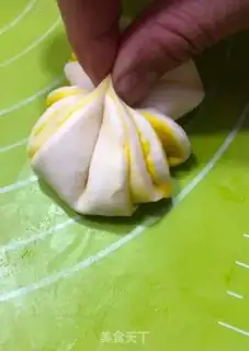 Make Fancy rolls step 11