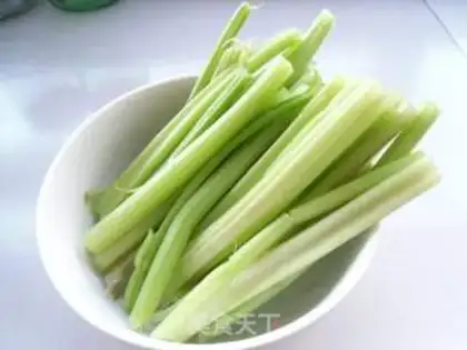 Make Celery radish juice step 1