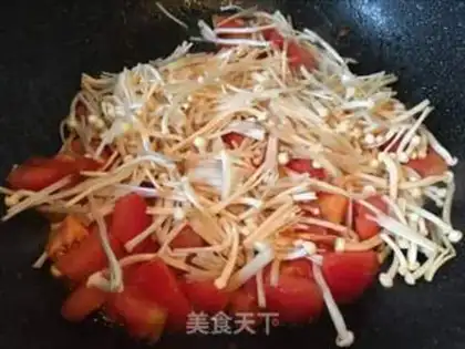 Make Tomato gin and mushroom egg soup step 4
