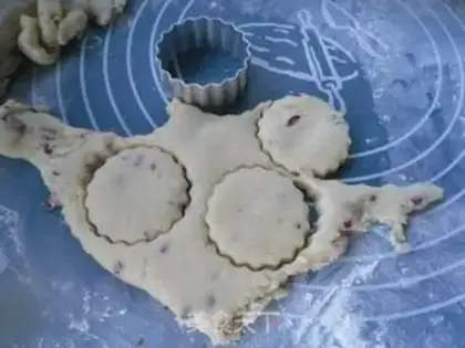 Make Rose cookies step 7