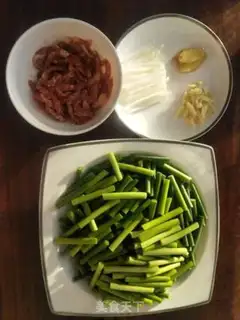 Make Garlic fried meat step 1