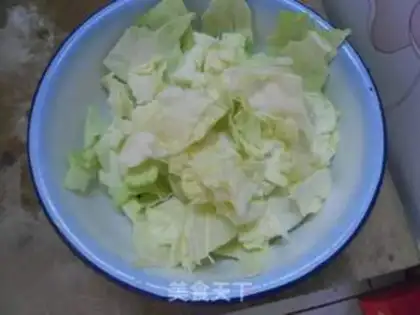 Make Spicy cabbage step 1