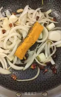 Make Spicy shrimp from a dry pot step 5