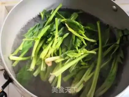 Make Scrambled spinach step 3