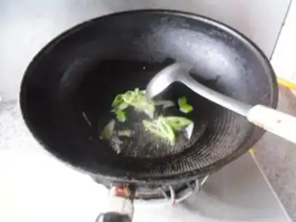 Make The old soup burns the beans step 2