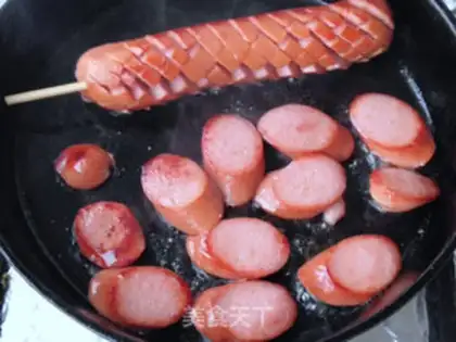 Make Beef sausage sandwich step 3