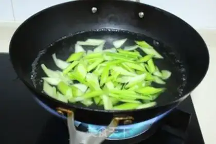Make The Celery Lily step 4