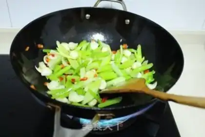 Make The Celery Lily step 7