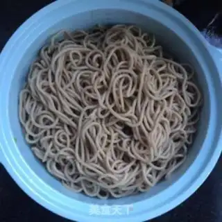 Make Garlic pasta step 0