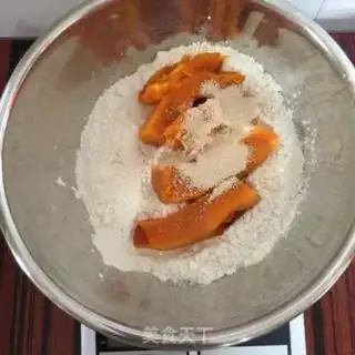Make Pumpkin pickles step 1