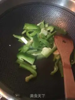 Make Pepper fried pork step 4