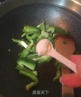 Make Pepper fried pork step 5