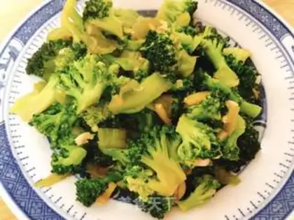 Make Garlic broccoli step 5