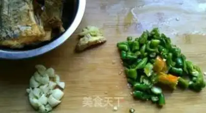 Make Pepsi dried fish step 2