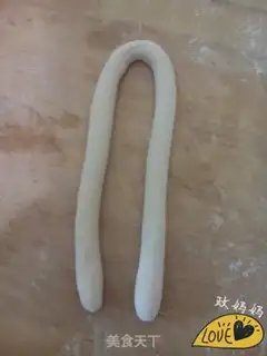 Make Butterfly buns step 3
