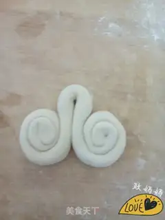 Make Butterfly buns step 4