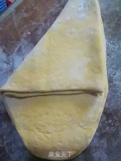 Make Triangular roses step 3