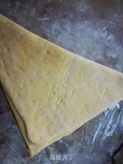Make Triangular roses step 5