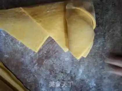 Make Triangular roses step 9