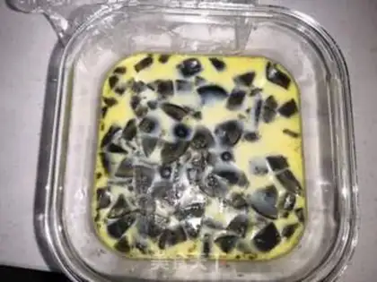 Make Pine omelet egg sausage step 9