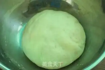 Make Milk knife cut the buns step 2