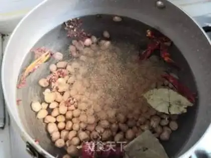Make Spicy peanuts step 1
