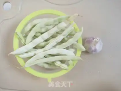 Make Garlic beans step 0