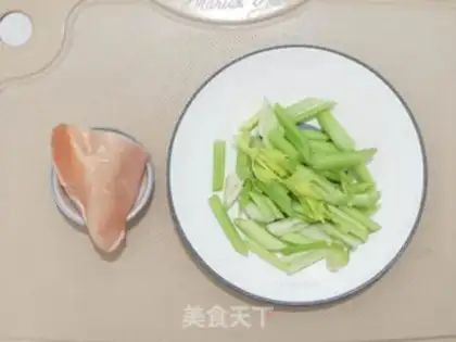 Make Celery chicken gravy step 0