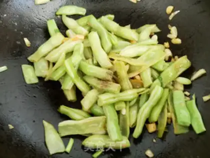 Make Garlic beans step 7